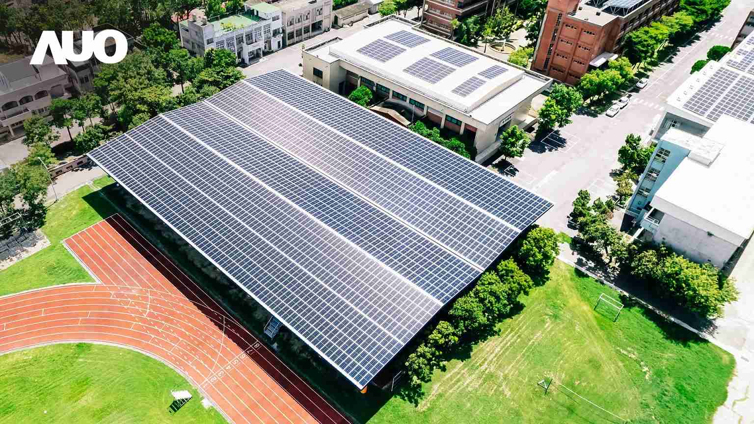 欧陆注册SunSteel光电整合型浪板具备快速安装、、、、轻量化优势,,,可提升15%发电效能,,,,通过国际IEC与台湾VPC认证安全、、防漏、、、耐候标准